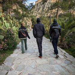 Der Catwalk gleicht einem botanischen Garten