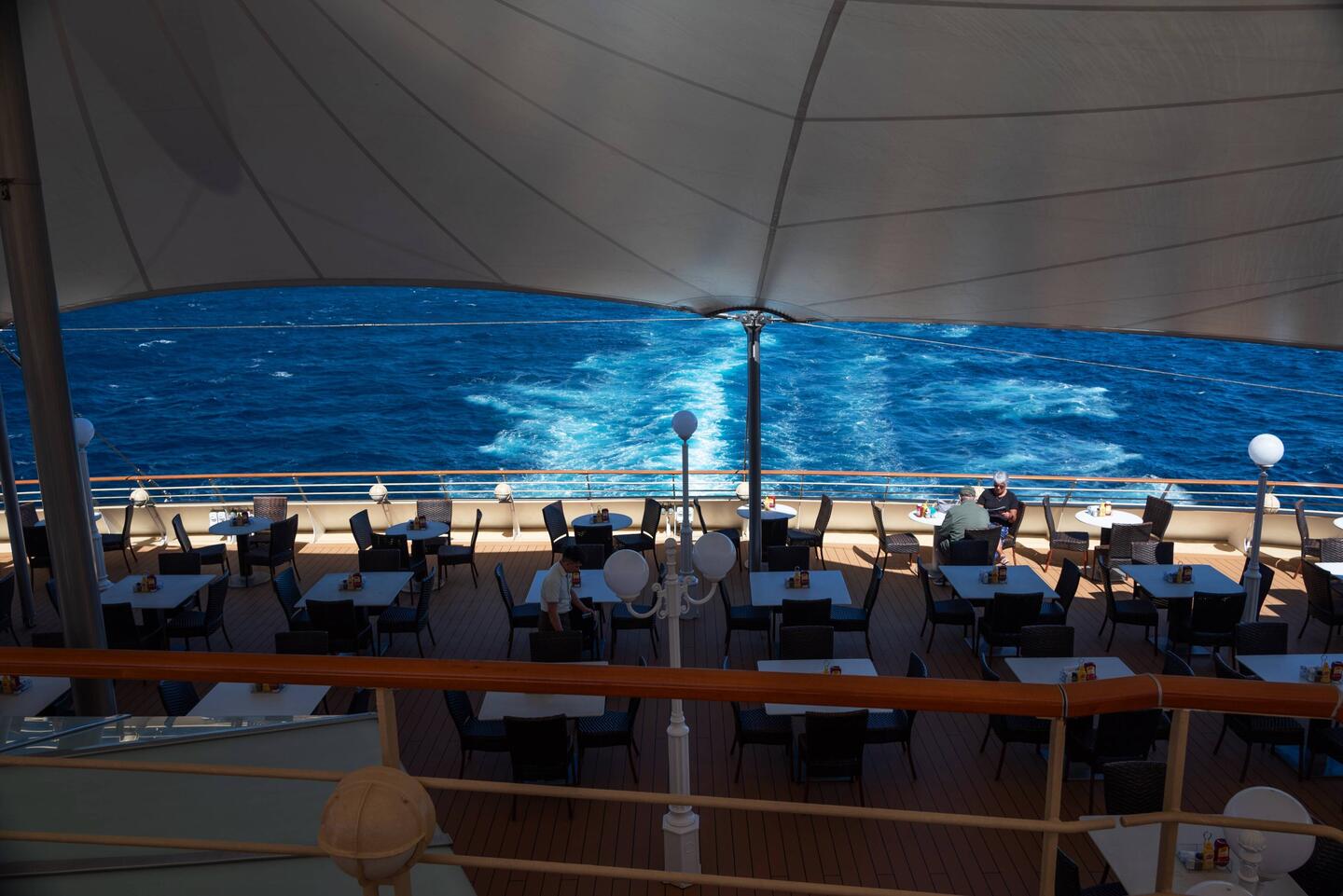 Garden Outdoor Café, deck 11