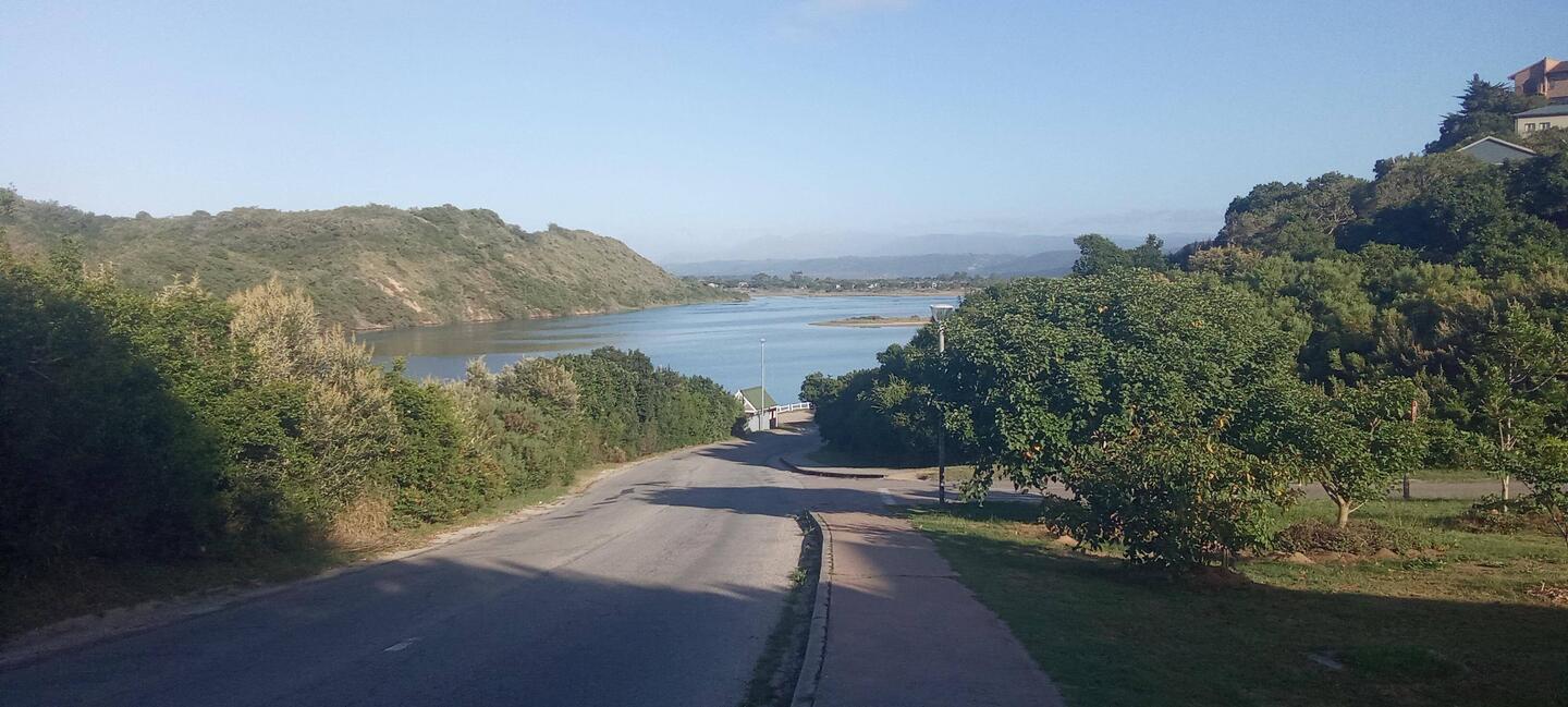 The lovely hill going down to the lagoon. But not so nice coming back 🤬