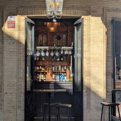 Noch eine schöne Bar