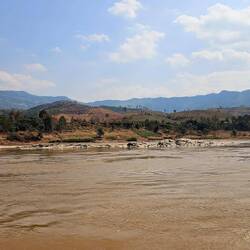 Der Mekong ist hier ziemlich breit. Kann aber auch ziemlich eng werden.