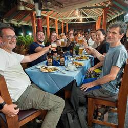 Hoch die Tassen auf unsere frisch Verlobten 🍻