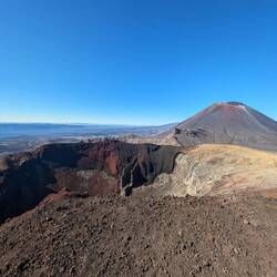 Red Crater und Mount Ngauruhoe im Hintergrund
