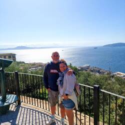 ...links Marokko, rechts Spanien, Mitte WIR