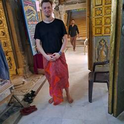 Angemessene Tempelkleidung!