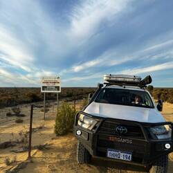 Der berühmte Rabbit Proof Fence, an dem wir ein Stück entlang fahren…