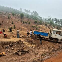 Handarbeit im Steinbruch ⛏️