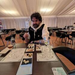 Verkostung der verschiedenen Sorten mit ein paar Tapas dazu