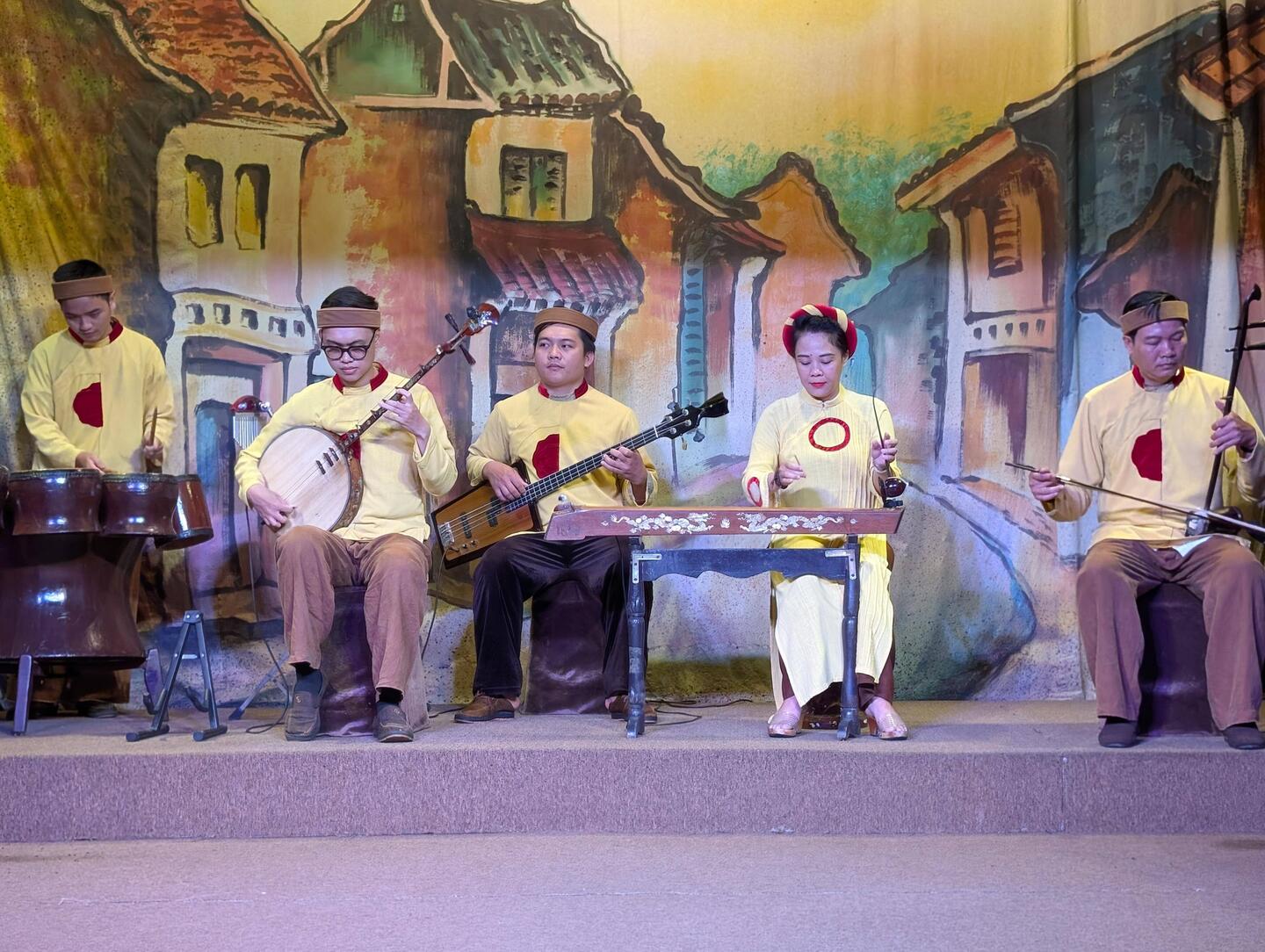 Traditional Vietnamese music