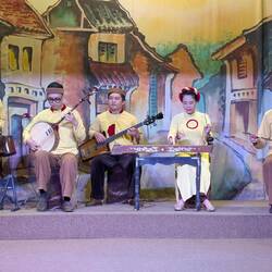 Traditional Vietnamese music