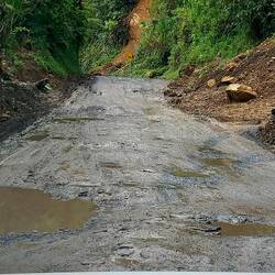 Sehr schlechte Straße