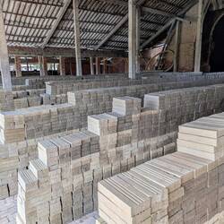 Lagerung der Rohziegel