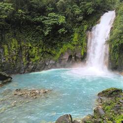 Bis zum Wasserfall runter 286 Stufen!!!