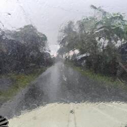 Heimweg war ne Abenteuerrutsche... Zu Beginn jauchte es aus Eimern