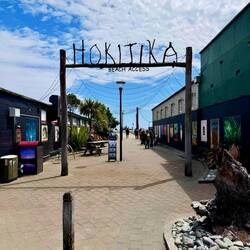 Hokitika beach walk entrance