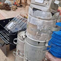 Selbstgebaute Grills für 1€