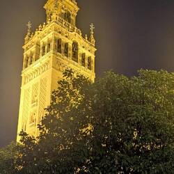 Sevilla bei Nacht