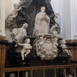 Denkmal für einen Kardinal