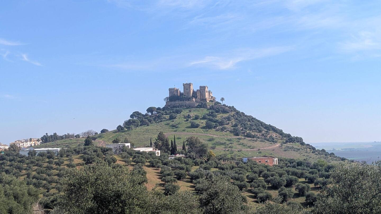 Castillo de Almodóvar del Río auf dem Weg nach Cordoba