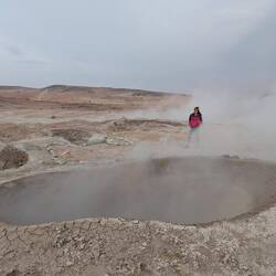 Geysir auf über 4.900 m Höhe. Sehr beeindruckend.. und bisschen Pupsi 😉