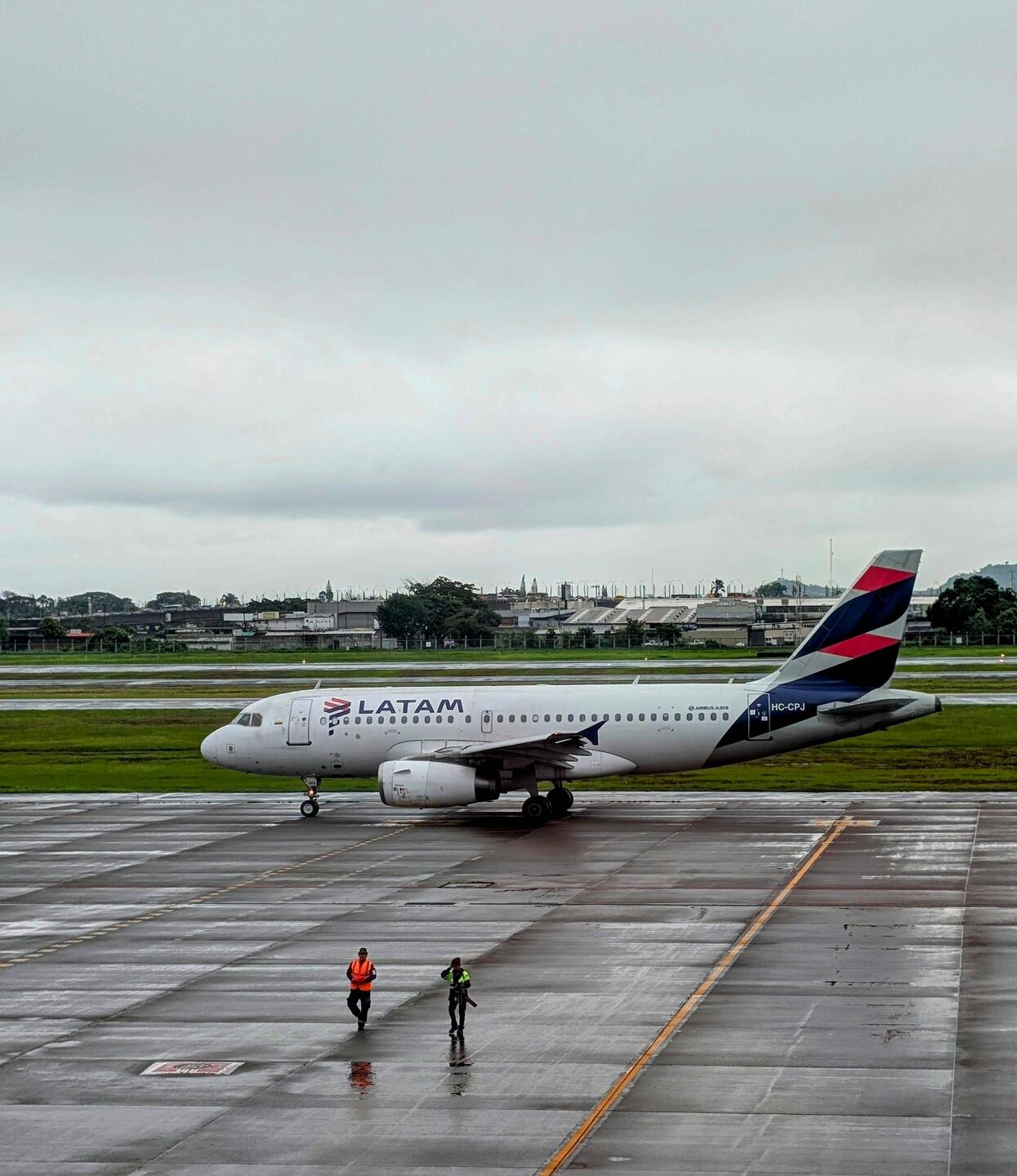 LATAM fliegt nach Galapagos