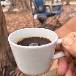 Mit das Beste am Camping: der erste Kaffee am Morgen – und das früh!😜