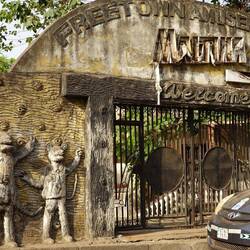 Der Amusementpark mit Spiel- und Sportplatz für Kinder und Jugendliche