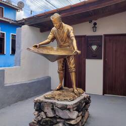 Lençóis, Denkmal für die Goldsucher