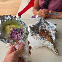 Seit langem mal wieder ein Eis. Schmilzt leider schneller als man essen kann...