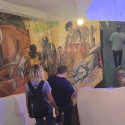 Der Inhaber ist ein Kunstliebhaber...