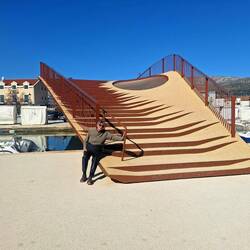 Eine ganz besondere Fußgängertreppe seit Dezember 2024