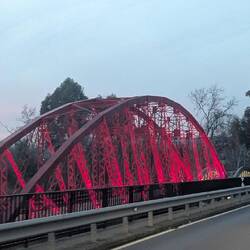 Diese Beleuchtung wäre doch auch toll an unserer Landauer Eisenbrücke