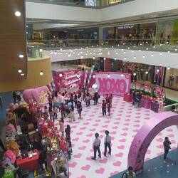 Valentines day seems to be huge here. Everywhere tons of decoration.