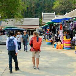 Tat Kuang Si Wasserfall Visitor Center - und wir dachten wir wären alleine