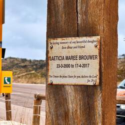 .... Leider zu Ehren einer jungen Frau, die hier beim Surfen Opfer eines Hais wurde…🥺