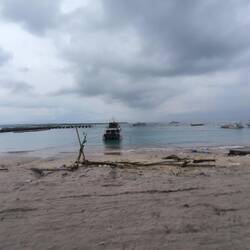 Zur traurigen Wahrheit gehört auch erwähnt, das das vermeintliche Paradies im Müll versinkt. 👎🏻