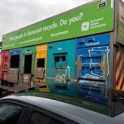 Is thus is how you do street pick up rubbish collection!