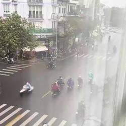 How to cross an intersection