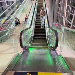 Rechts stehen, links gehen - Metro