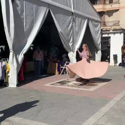 Ich glaube, sie hat das Kraut geraucht. Gedreht hat sie sich über 30 Minuten