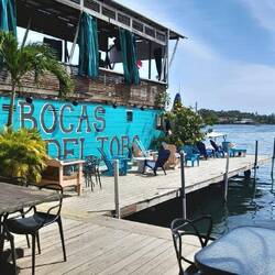 Touristen Restaurant im Hafen
