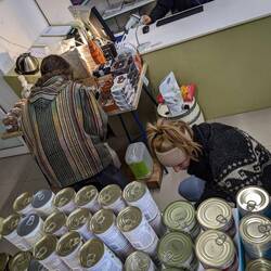 Shopping-Zwerge im Vegan-Paradies