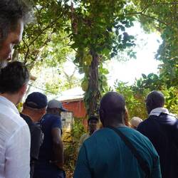 In einer Tour zeigt und erklärt man uns die verschiedenen Bereiche