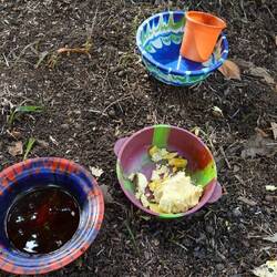 Wir werden eingeladen, Jackfrucht mit Palmöl zu essen