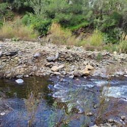 So müssen wir hier hinüber