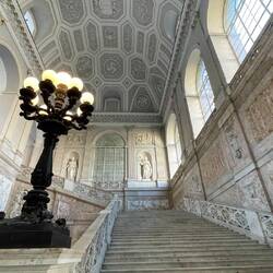die Ehrentreppe sieht doch ganz repräsentativ aus, oder?