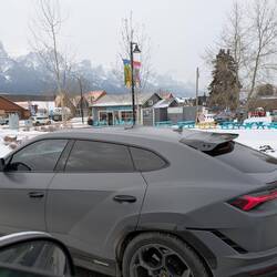 selten sieht man auch Luxusautomarken