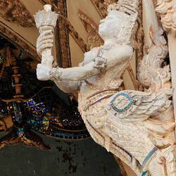 ...d.h. zu sehr verschnörkelt mit zu vielen unterschiedlichen Mustern...