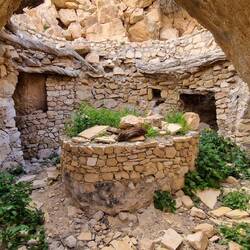 Und das in der Mitte, da könnte der Esel gelaufen sein und was angetrieben haben