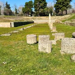 Übungsgelände für Athleten in den Disziplinen Lauf-Speer und Diskuswerfen